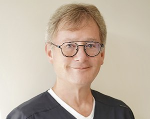 Headshot of Dr. Steve Margolian